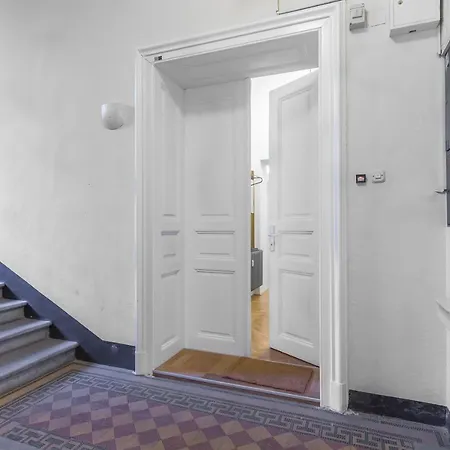 Apartamento Munda House Big Design Family Friendly 4br Apt
